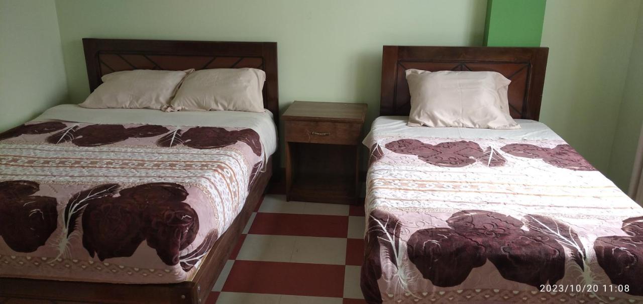 Hostal Eterna Primavera Копакабана Экстерьер фото